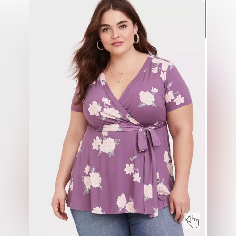 *Torrid Lavender Super Soft Knit Babydoll Knit Floral Blouse Size 0